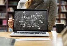 Chi ha capito perché la scuola italiana non riapre?